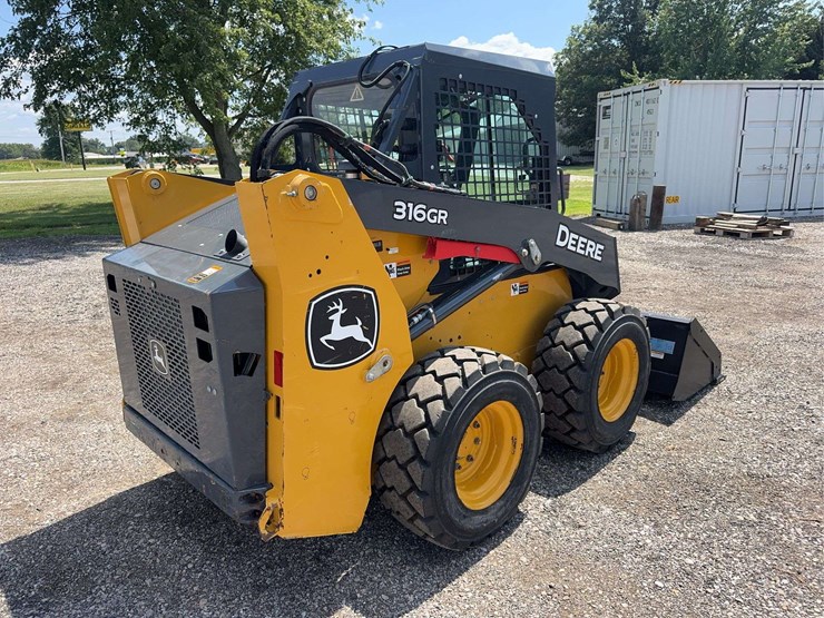 2024-deere-316gr-image-3