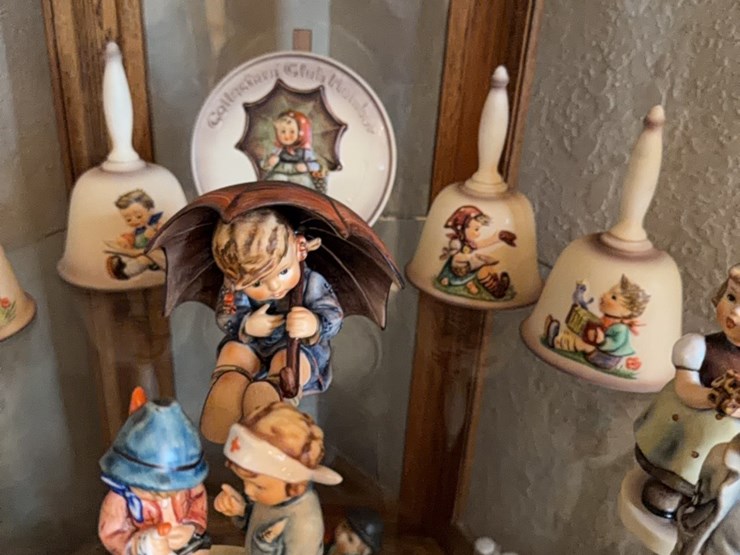 goebel,-west-germany-pieces.--winning-bidder-takes-everything-(-10-pieces)-image-10