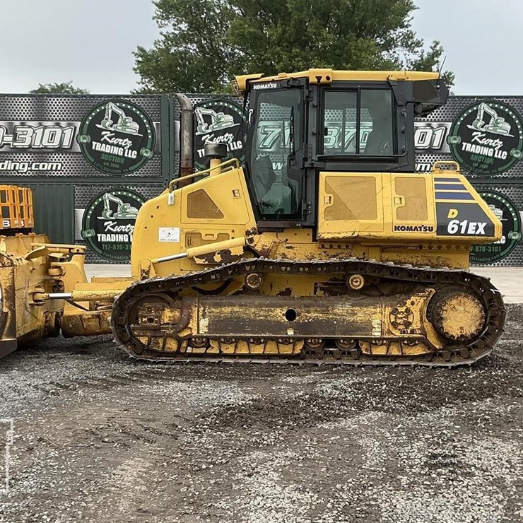 2014 KOMATSU D61EX-23
