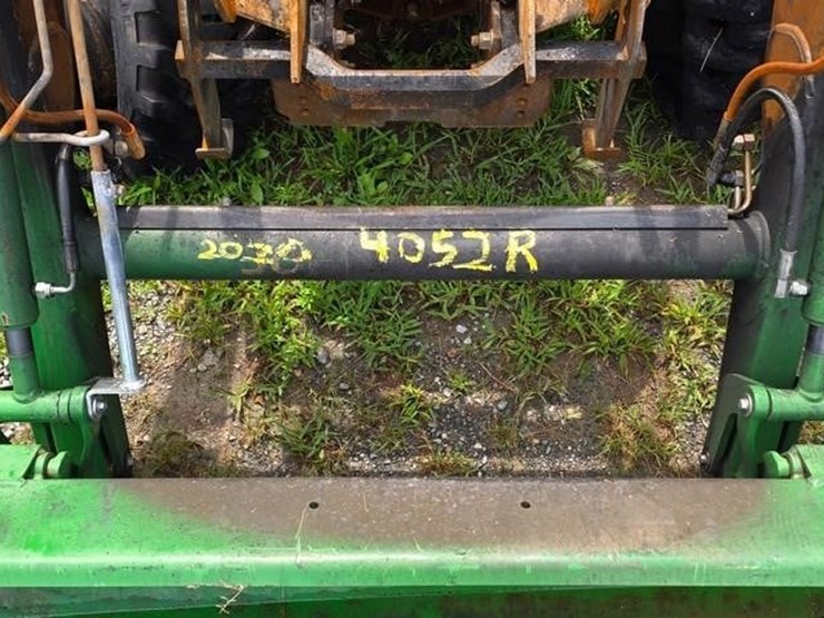 2020-john-deere-4052r-image-28