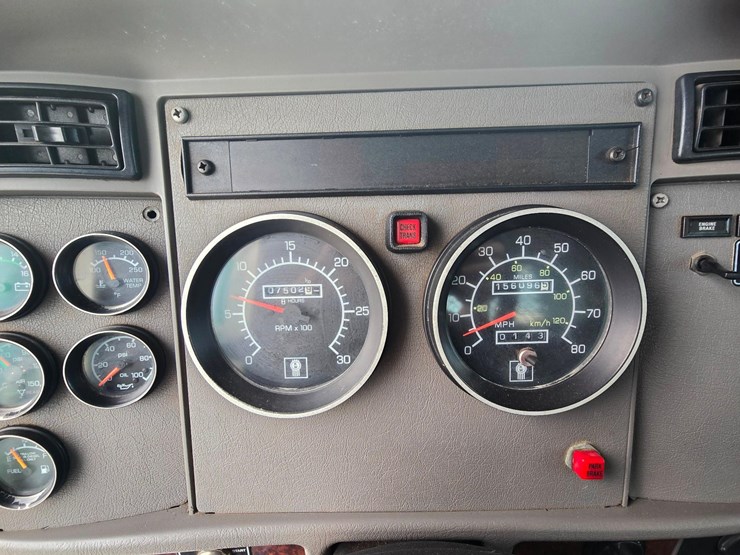 2010-kenworth-t370-image-34