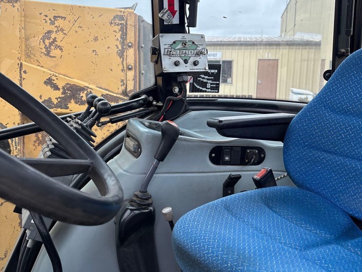 new-holland-ts6.125-image-49