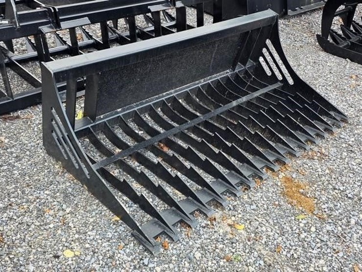 new-wildkat-68"-skidloader-rock-bucket-image-1