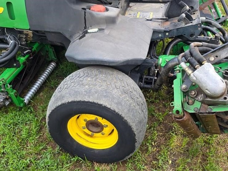 2005-john-deere-3225c-image-8