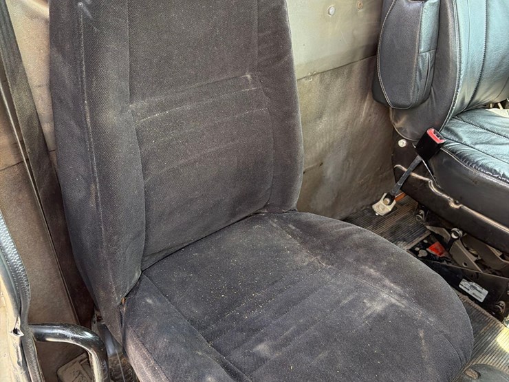 2007-peterbilt-379-image-62