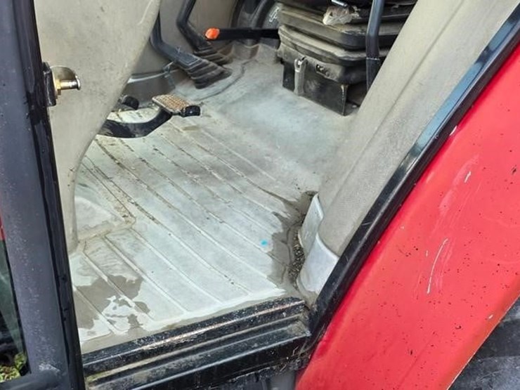 case-ih-jx100u-image-45