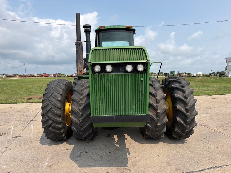 john-deere-8560-image-2