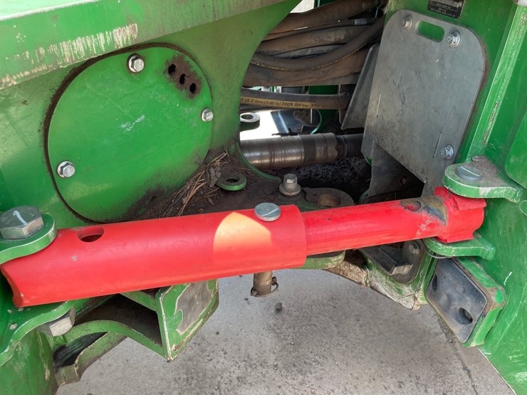 2015-deere-648l-image-45