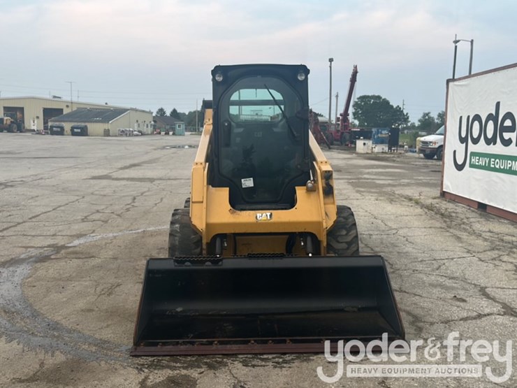 2019-caterpillar-242d-image-9