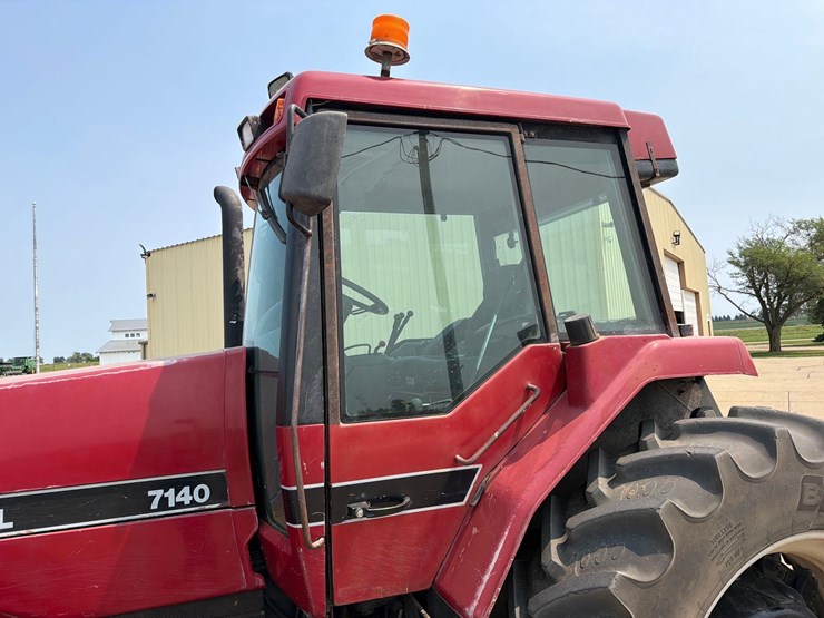 case-ih-7140-image-29