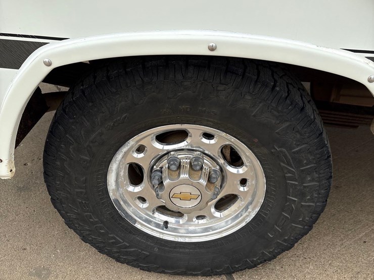 1999-chevrolet-k2500-image-21