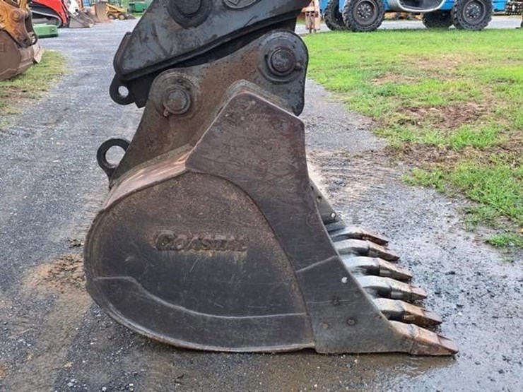 2011-deere-240d-lc-image-61