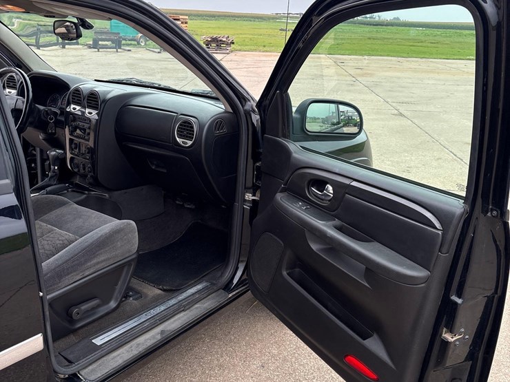 2006-gmc-envoy-image-39