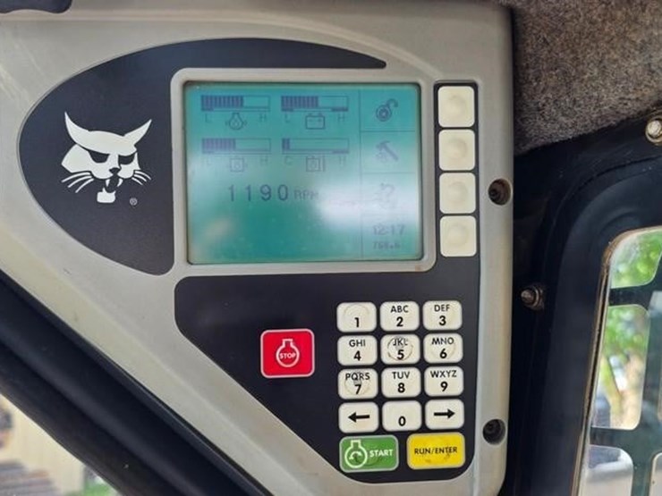 2010-bobcat-t300-image-48