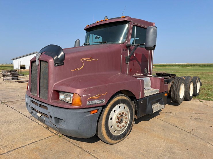 1993-kenworth-t600-image-1