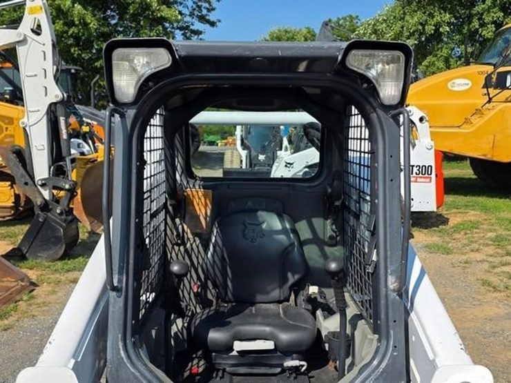 2019-bobcat-t595-image-39