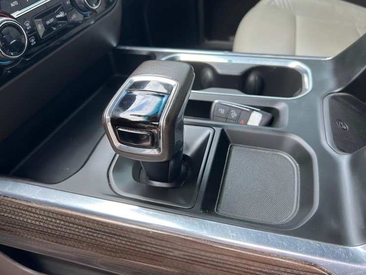 2022-chevrolet-silverado-1500-image-57