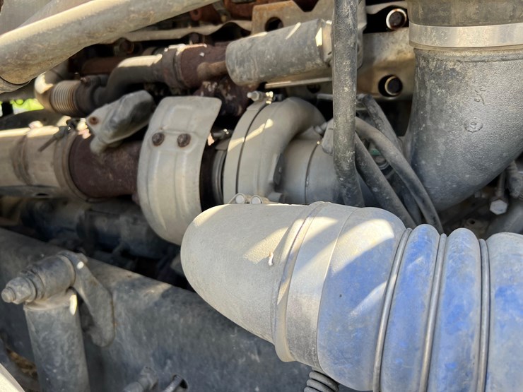 freightliner-cst120-image-69