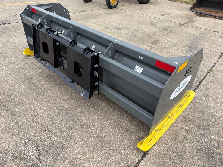 mds-8ft-skidloader-push-blade-very-low-use-image-4