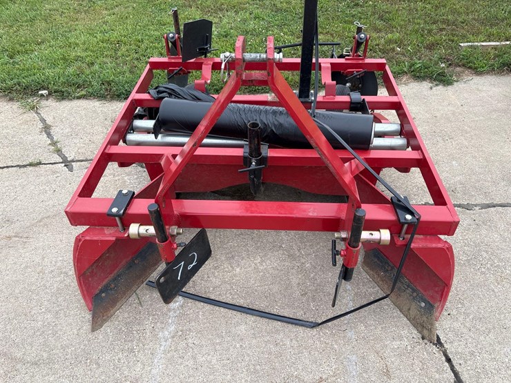 3pt-compact-raised-bed-mulch-layer-image-10