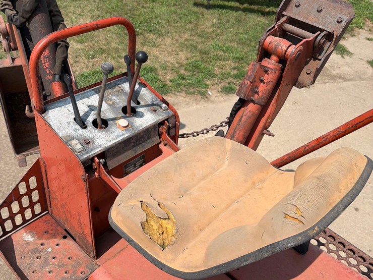 ditch-witch-5110-image-32
