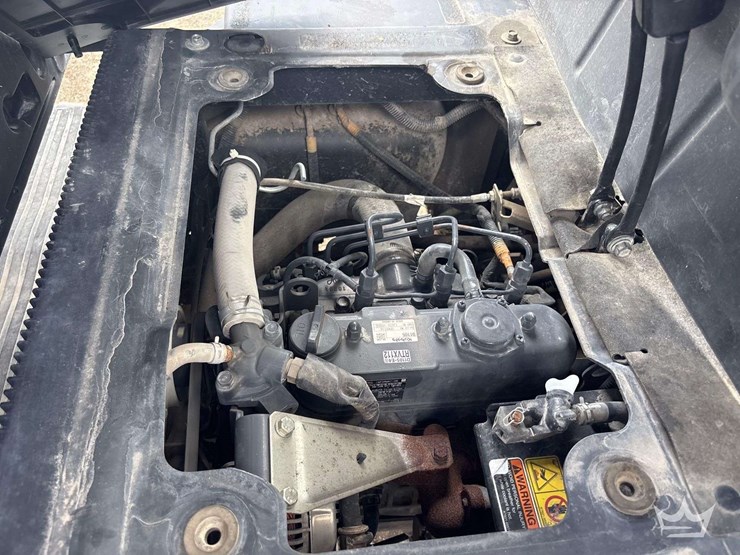 2023-kubota-rtvx1140-image-14