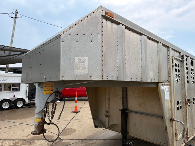 1991-wilson-livestock-trailer-image-12