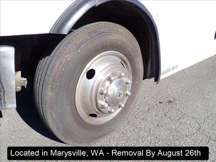 2001-freightliner-mt55-image-24