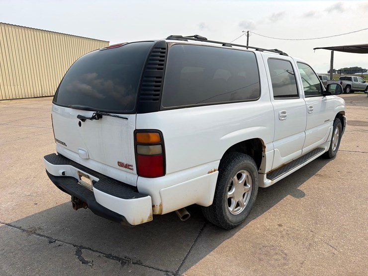 2005-gmc-yukon-denali-image-4