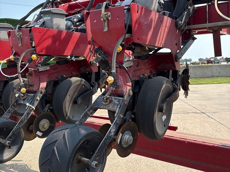 2011-case-ih-1240-image-63