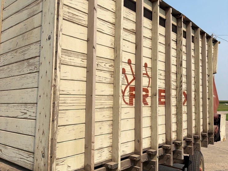 rex-14ft-front-unload-silage-wagon-image-7