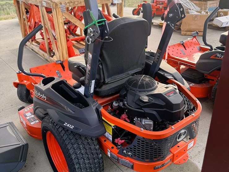2024-kubota-z412-zero-turn-mower-image-4
