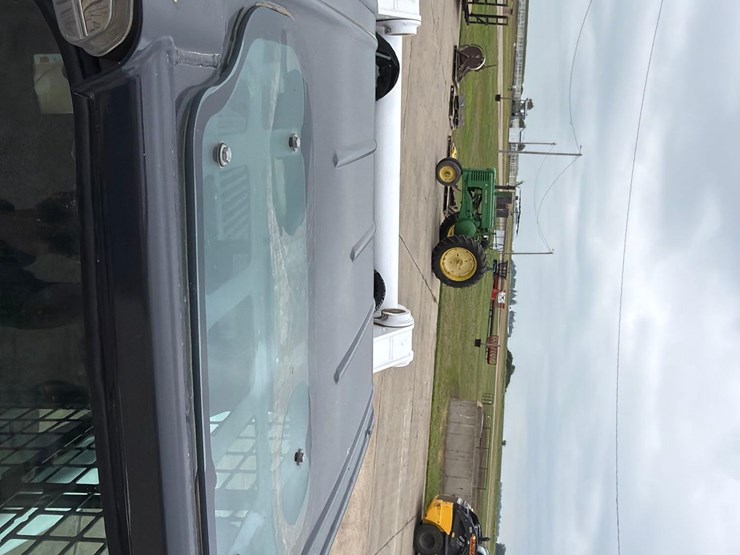 2022-bobcat-s770-image-34