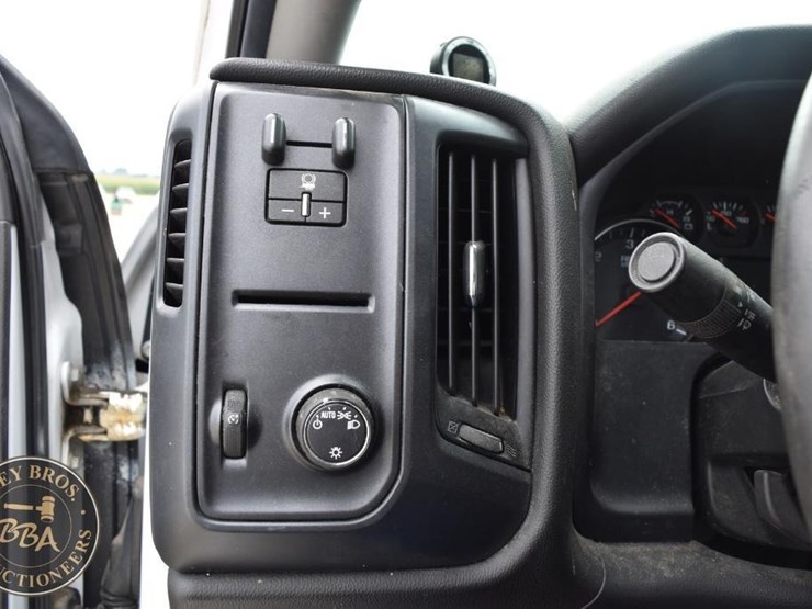 2018-chevrolet-silverado-2500hd-image-20