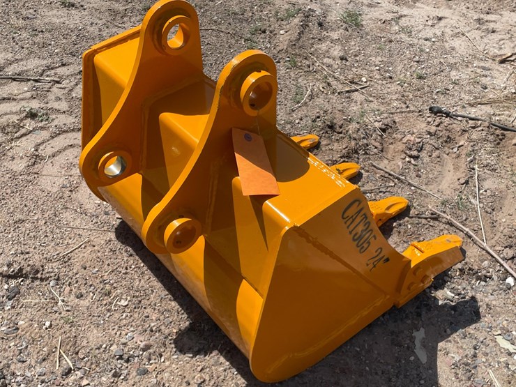 2026-caterpillar-305-image-7