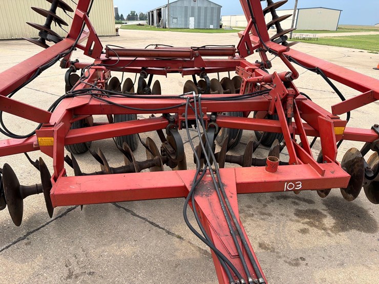 case-ih-3900-image-16