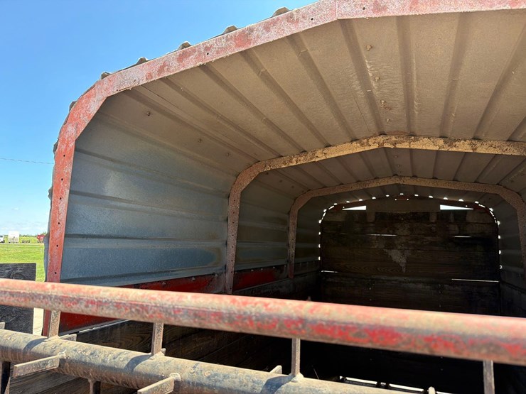 roorda-16ft-front-unload-silage-wagon-image-30