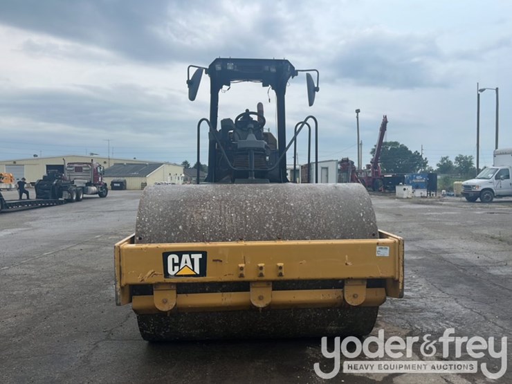 2016-caterpillar-cs56b-image-8