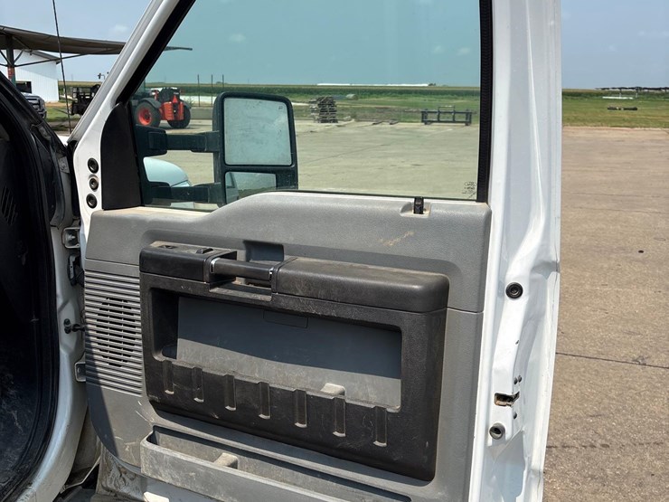 2015-ford-f350-image-44