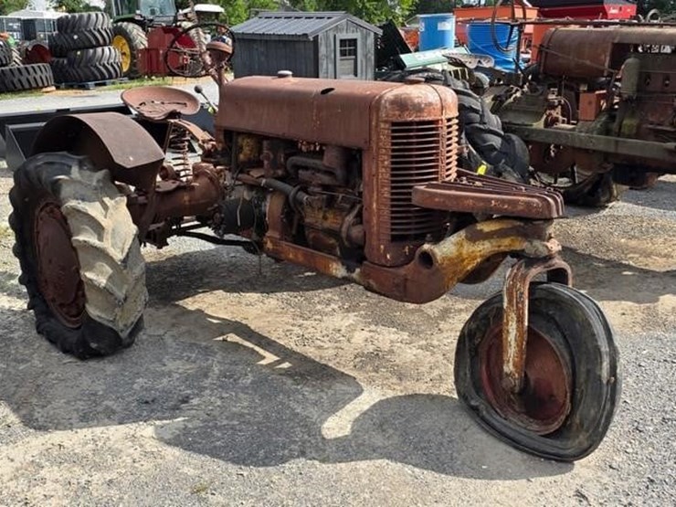 silver-king-tractor-(not-running)-106-image-1