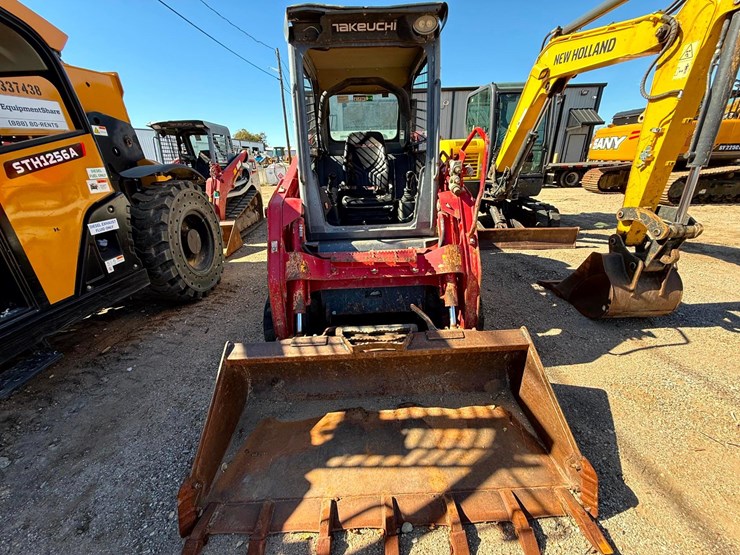 2020-takeuchi-tl8r2-image-2