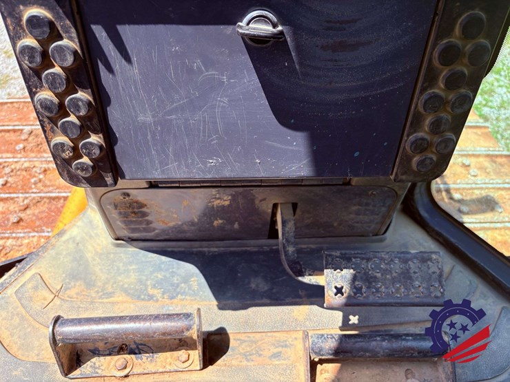2009-caterpillar-d5k-xl-image-78