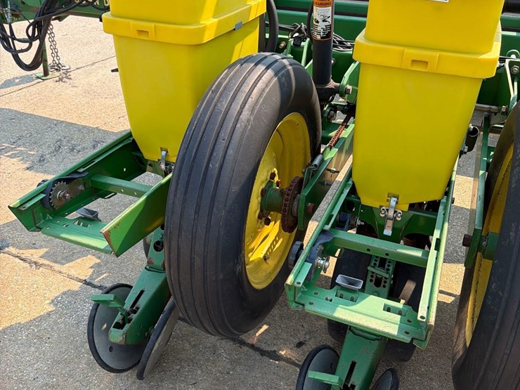 1994-john-deere-7200-image-31