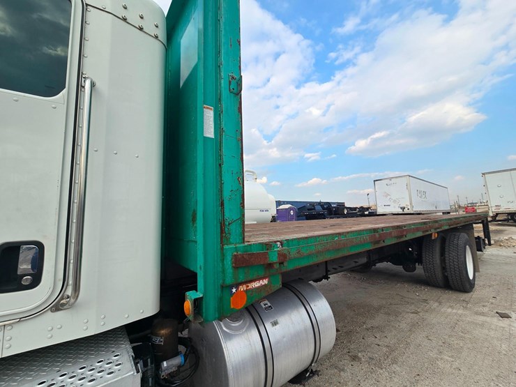 2010-kenworth-t370-image-29