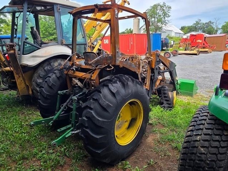 2020-john-deere-4052r-image-3