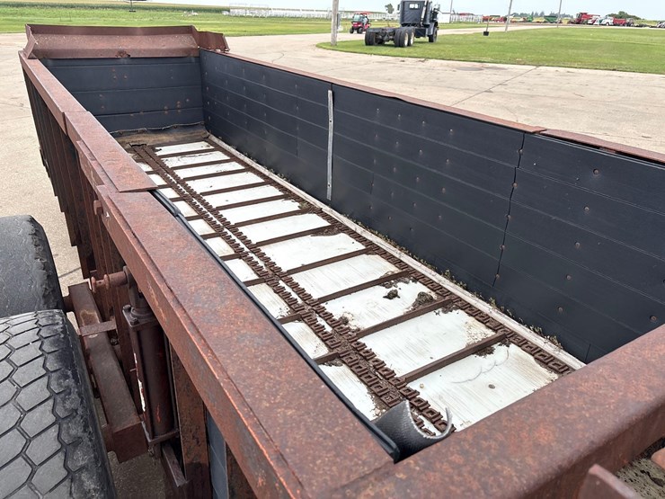 meyer-m425-manure-spreader-image-33