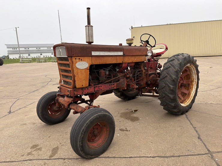 farmall-460-tractor-image-1