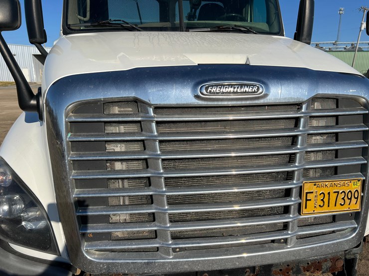 freightliner-cascadia-image-21