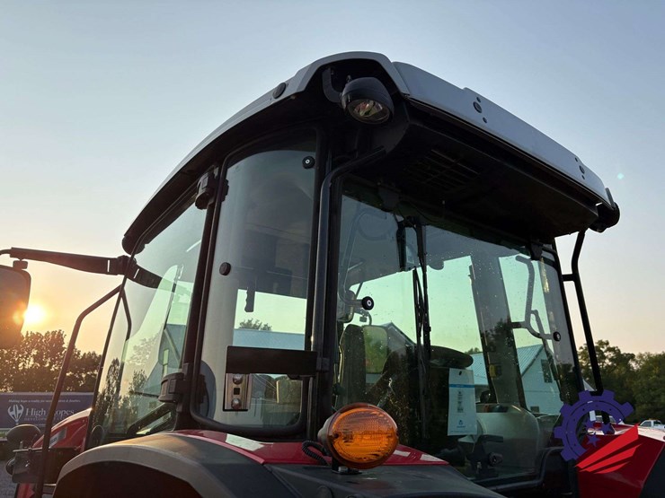 2023-massey-ferguson-5711-image-24