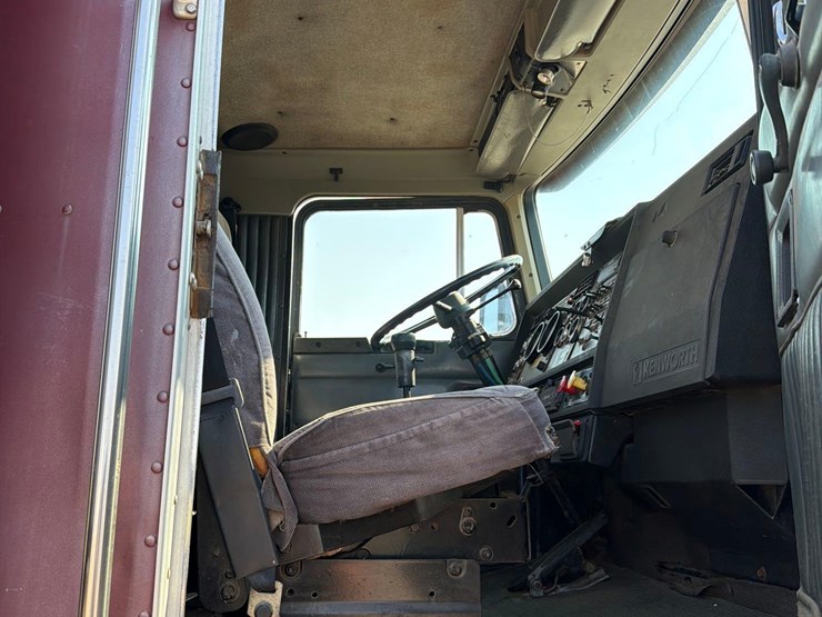 1993-kenworth-t600-image-43